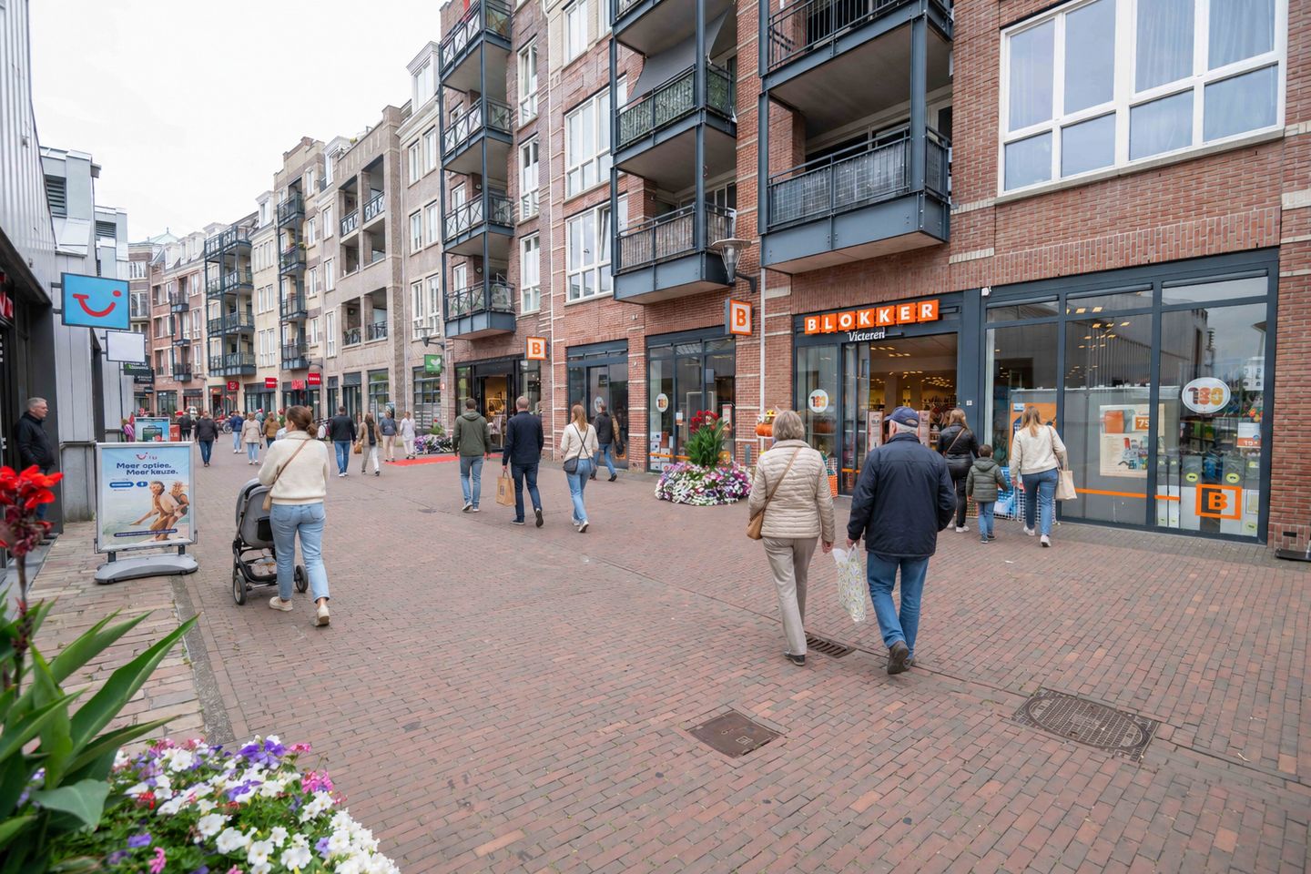 View photo 1 of Vleuterweide Winkelcentrum