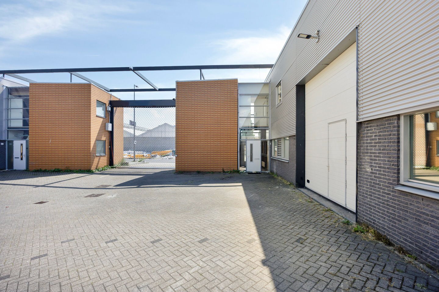 Bekijk foto 2 van Van Helmontstraat 99