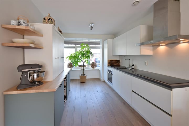 Tussenwoning te koop: Koninginneweg 58E, Kortenhoef