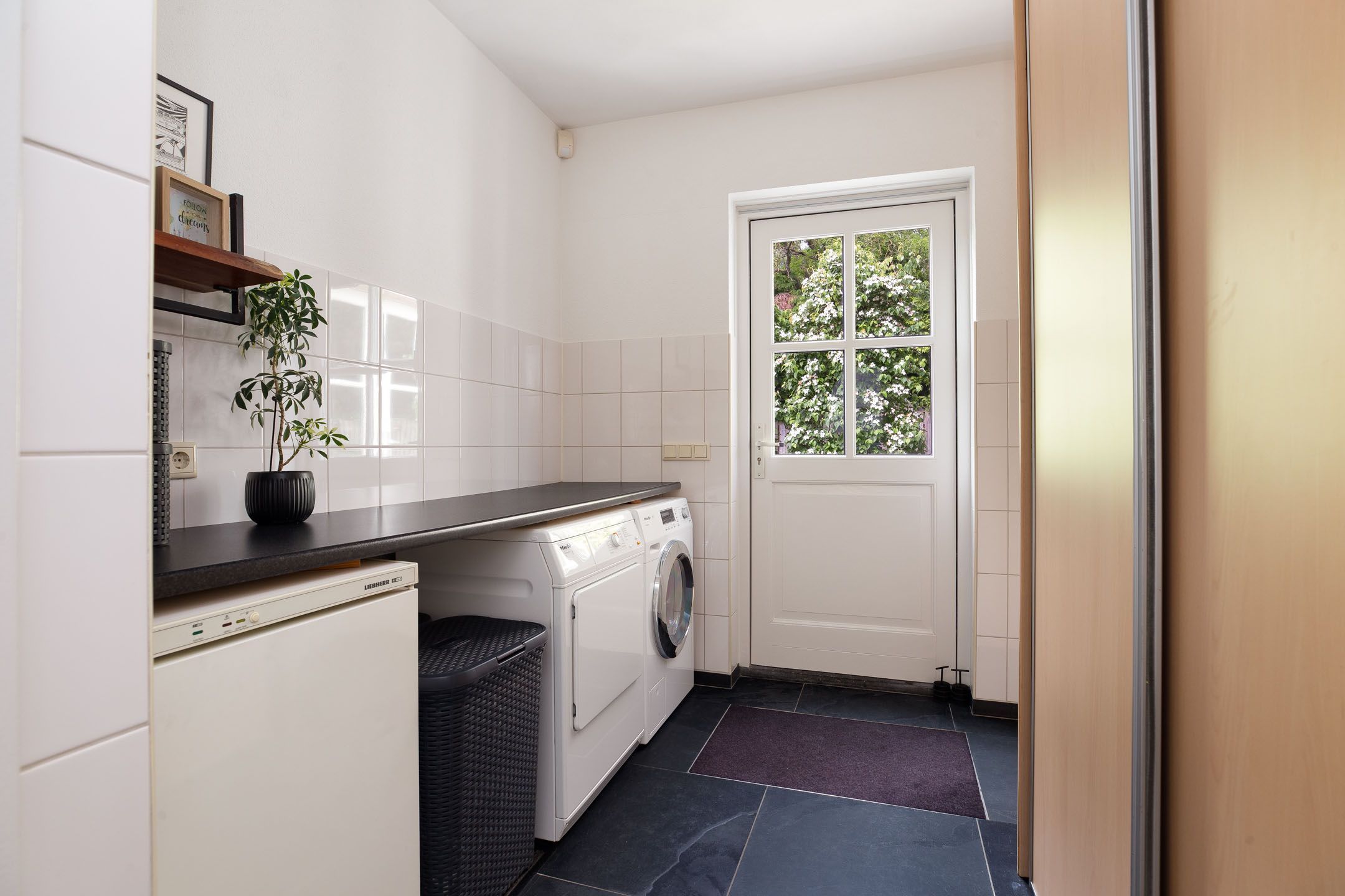 Photo 18 of Raadhuisstraat 125