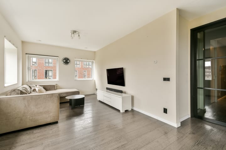 Photo 4 of Raoul Wallenbergstraat 97