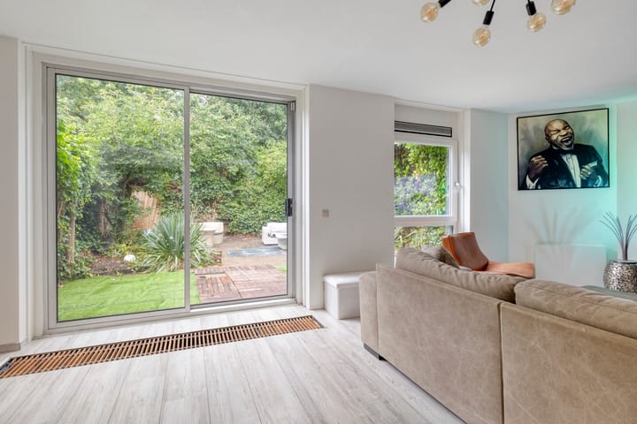 Twee-onder-één-kap te koop: Krachtveld 54, Almere