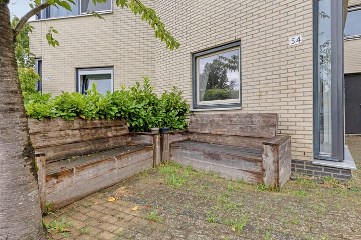 Twee-onder-één-kap te koop: Krachtveld 54, Almere