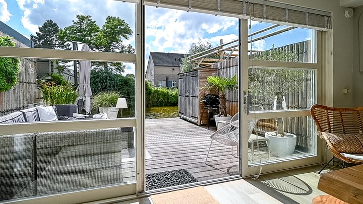 Tussenwoning te koop: Johanna Westerdijkstraat 28, Velserbroek