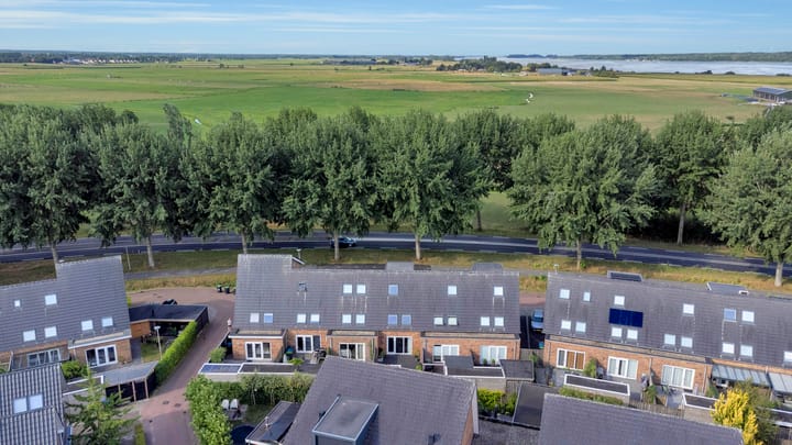 Tussenwoning te koop: Burgemeester Folkertslaan 41, Elburg