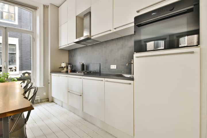 Appartement te koop: Warmoesstraat 64-1, Amsterdam