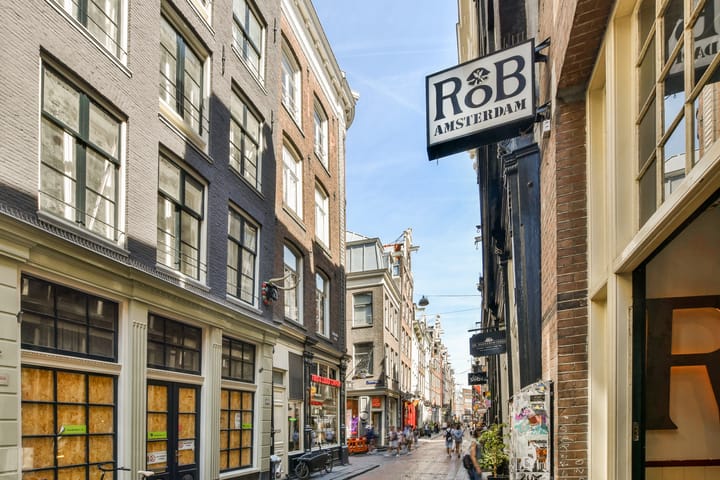 Appartement te koop: Warmoesstraat 64-1, Amsterdam