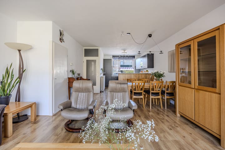 Tussenwoning te koop: Saffierstraat 251, Alphen Aan Den Rijn