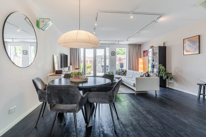Tussenwoning te koop: Hoogendijkstraat 17, Tiel