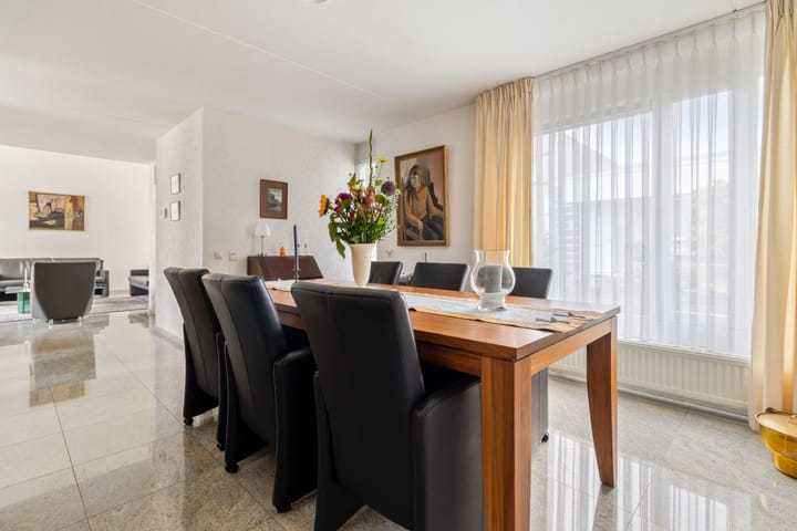 Tussenwoning te koop: Harriët Freezerstraat 36, Heerlen