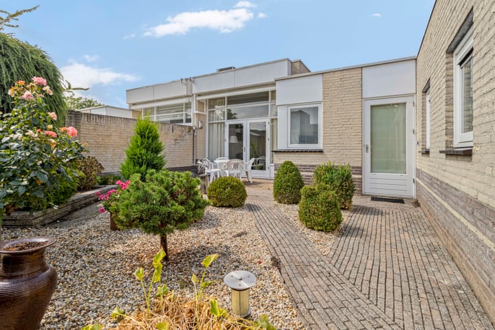 Tussenwoning te koop: Harriët Freezerstraat 36, Heerlen