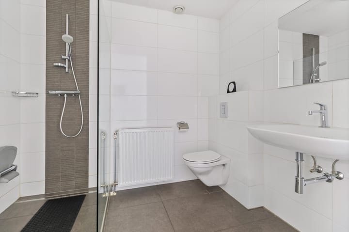 Tussenwoning te koop: Harriët Freezerstraat 36, Heerlen
