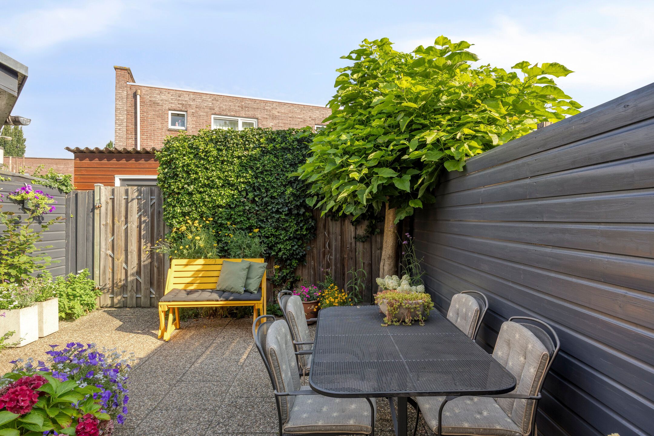Foto 24 van Burg. Van Suchtelenstraat 3