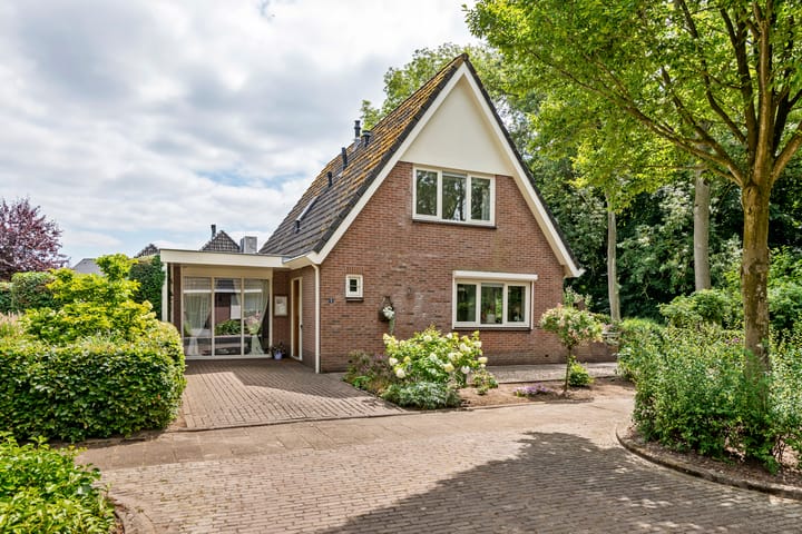 Vrijstaande woning te koop: Buitenkoppel 5, Buren (Ge)