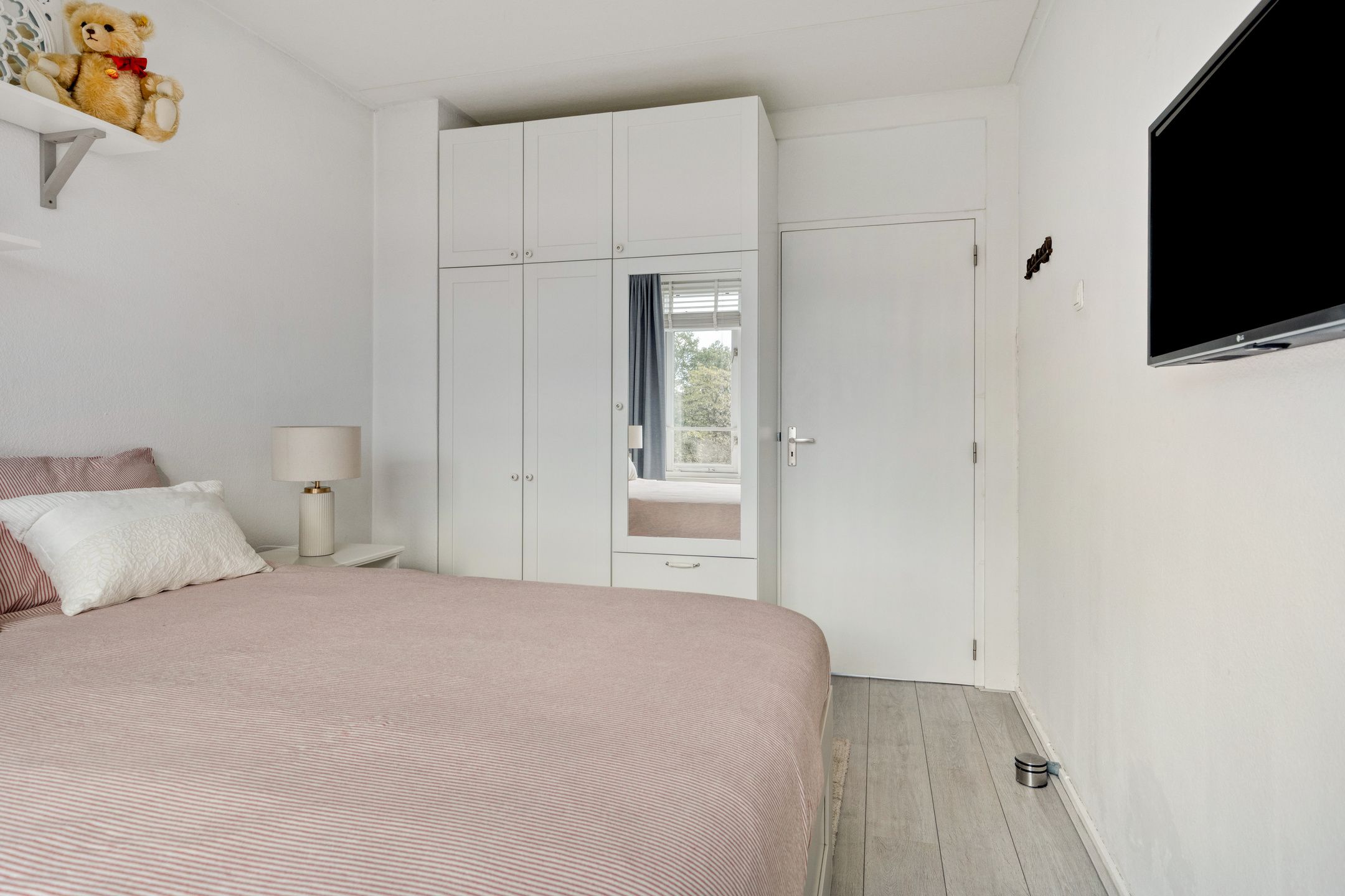 Photo 9 of Lachappellestraat 75-C