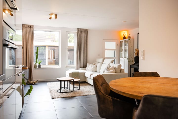 Tussenwoning te koop: Kievit 24, Sprang-Capelle
