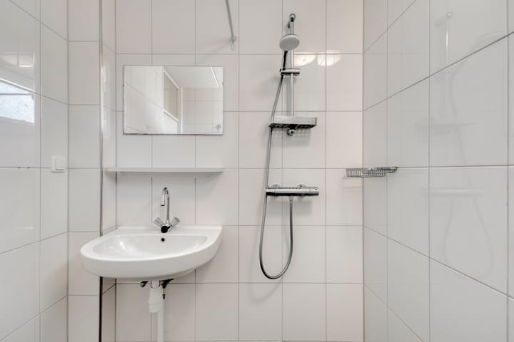 Tussenwoning te koop: Kruiszwin 4213, Julianadorp