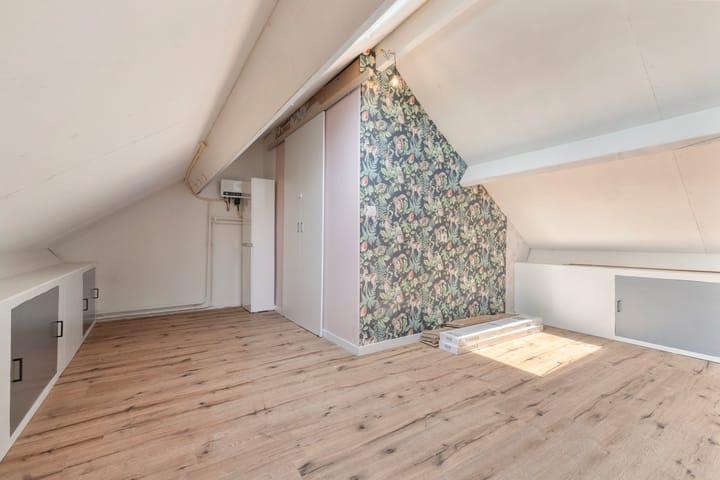 Tussenwoning te koop: Kruiszwin 4213, Julianadorp