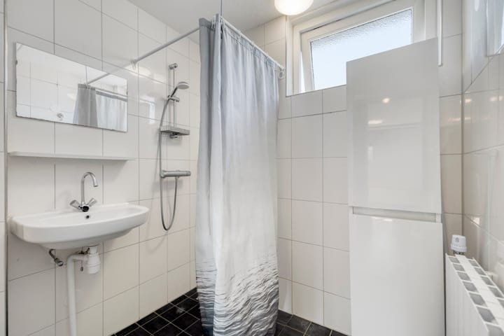 Tussenwoning te koop: Kruiszwin 4213, Julianadorp