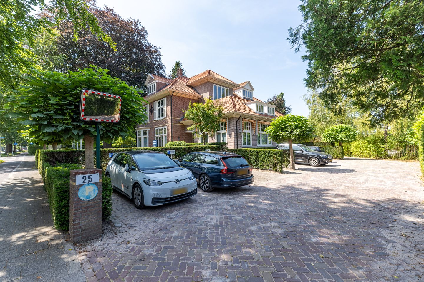 View photo 3 of Brediusweg 25