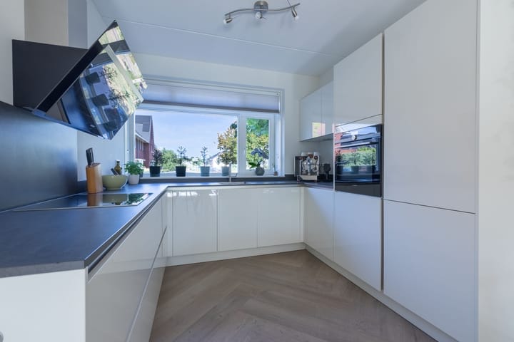 Tussenwoning te koop: Van de Weerdstraat 120, Wageningen