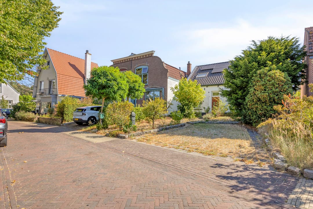 Photo 7 of Graaf Florislaan 11