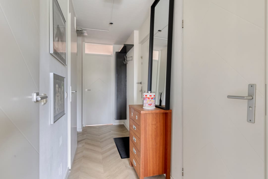 Photo 8 of Schoutstraat 19