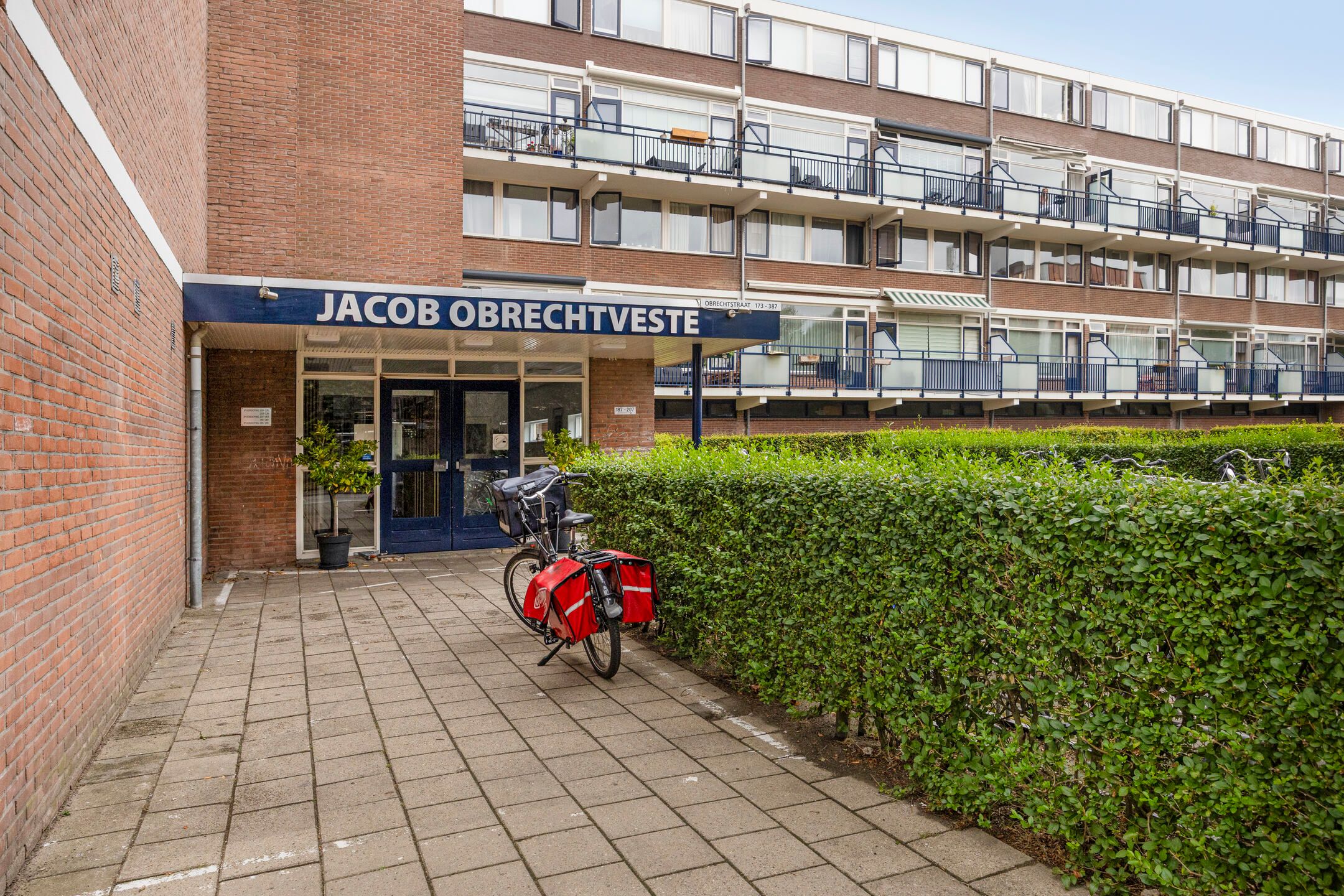 Photo 6 of Obrechtstraat 287