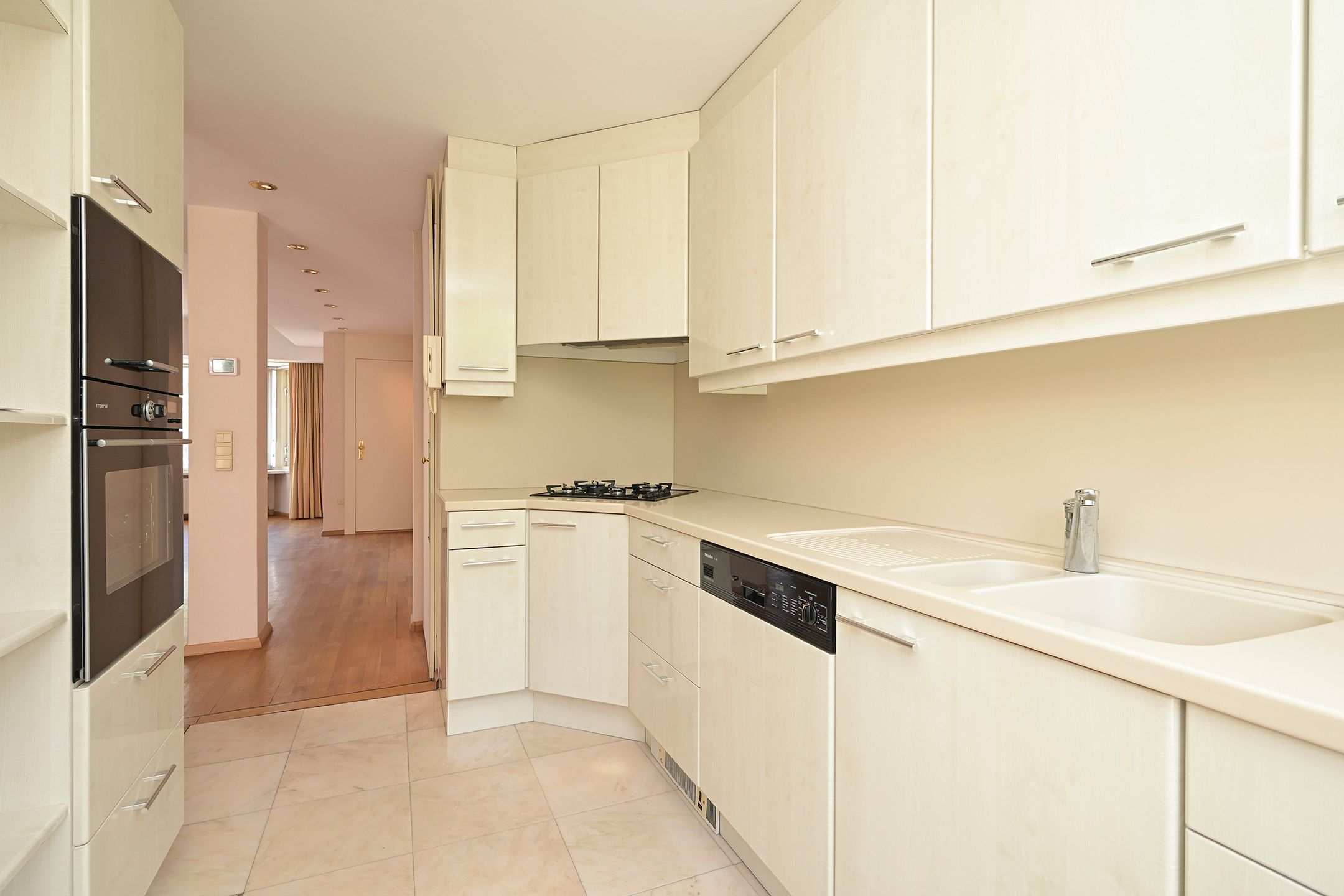 Photo 9 of Groningsestraat 7