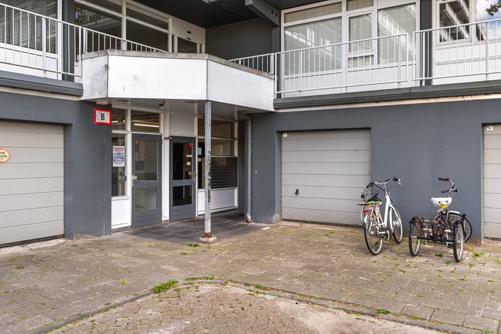 Appartement te koop: Sint Jansberg 132, Drachten