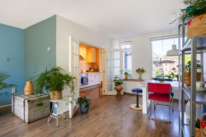 Tussenwoning te koop: van Giffenstraat 48, Ezinge