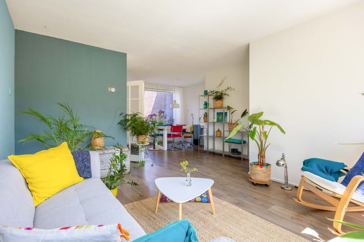 Tussenwoning te koop: van Giffenstraat 48, Ezinge