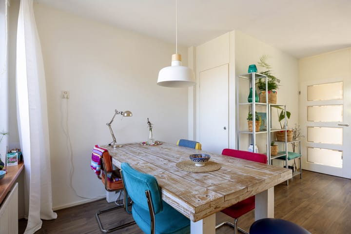 Tussenwoning te koop: van Giffenstraat 48, Ezinge