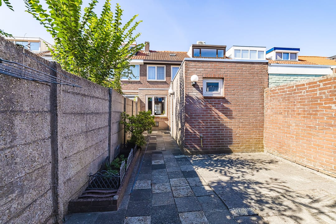 Photo 32 of Daendelsstraat 56