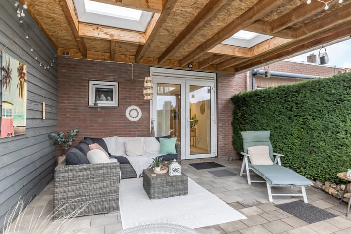 Tussenwoning te koop: Tulpenlaan 37, Geleen