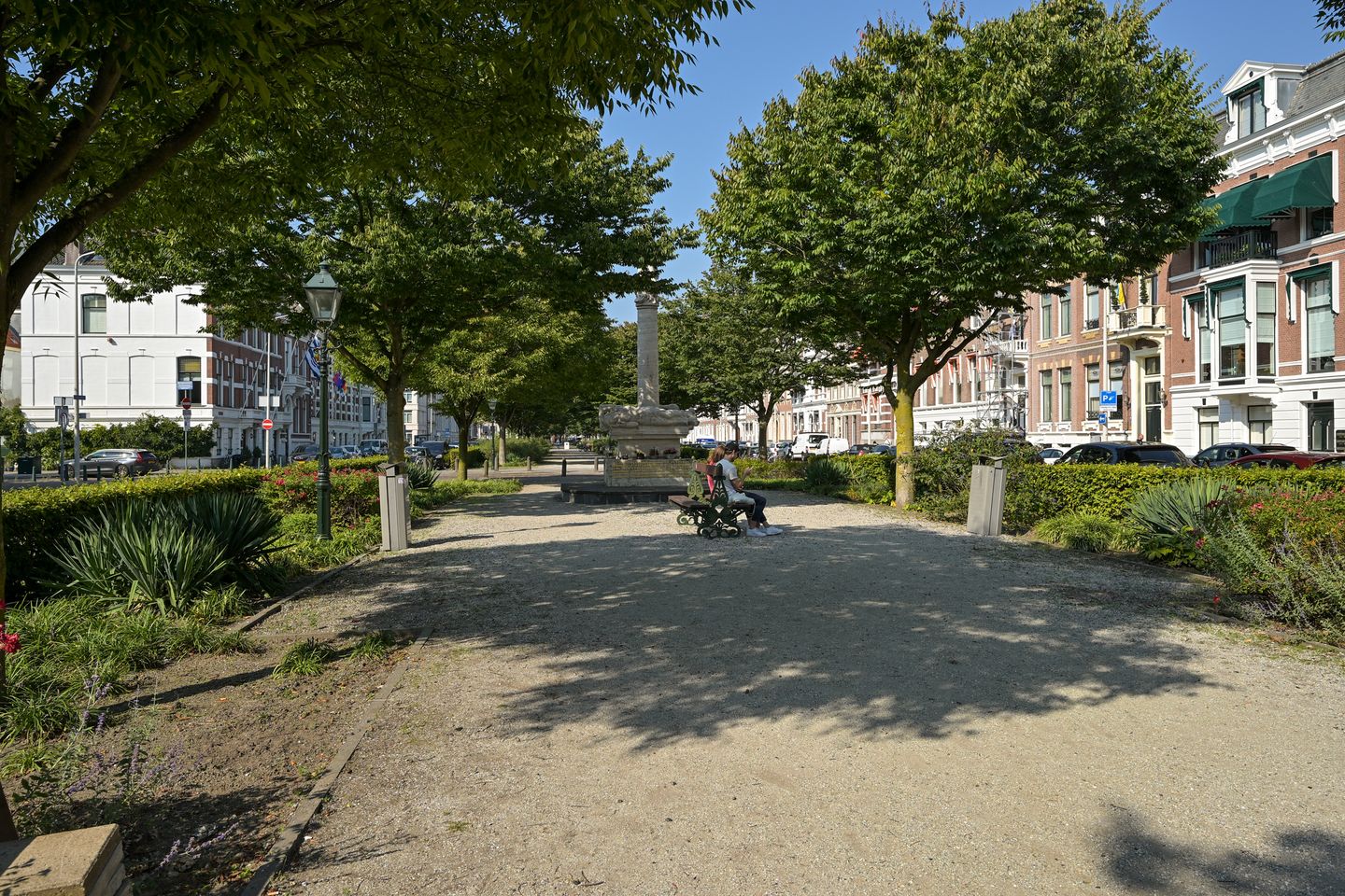 Foto 40 van Burgemeester De Monchyplein 45