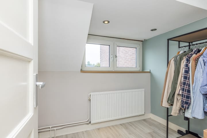 Tussenwoning te koop: Tulpenlaan 37, Geleen