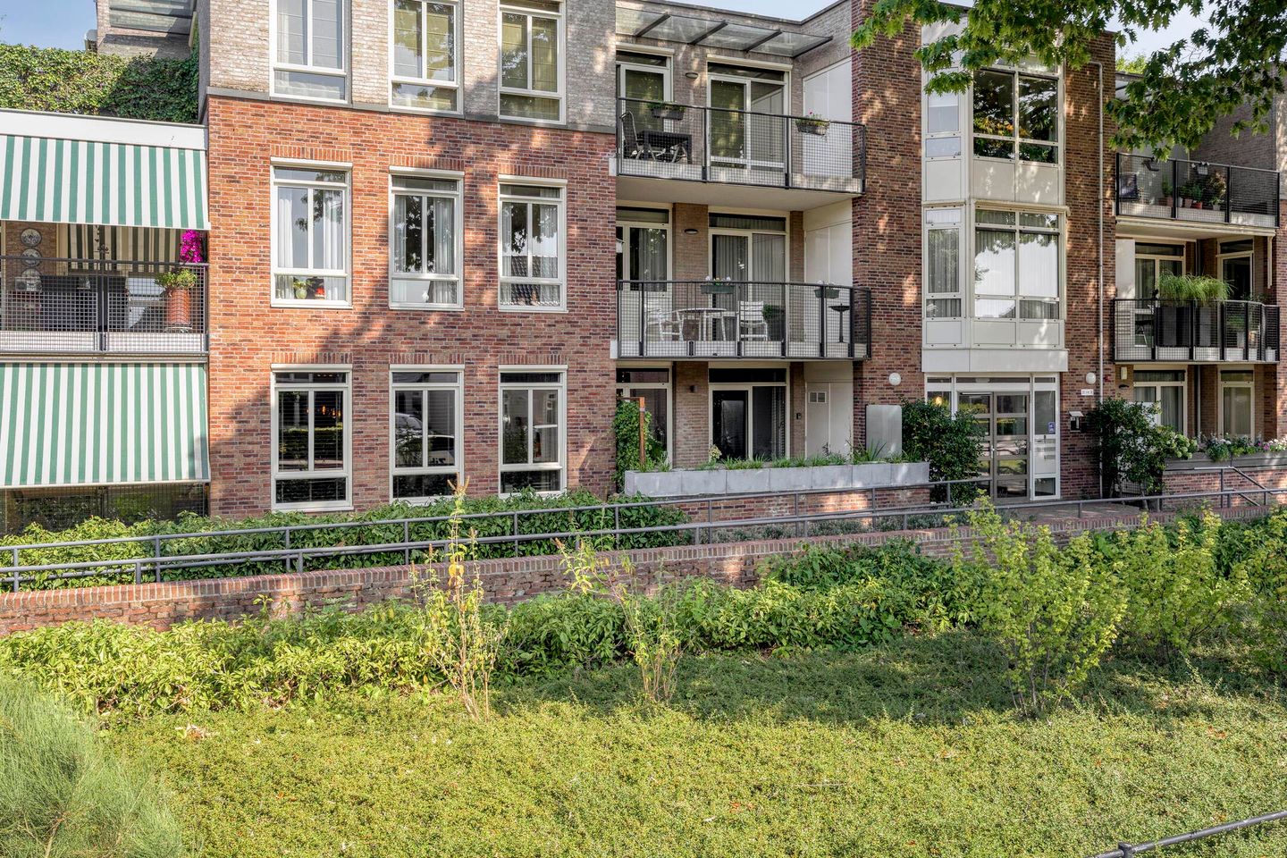 Foto 5 van Van Vroonhovenlaan 24