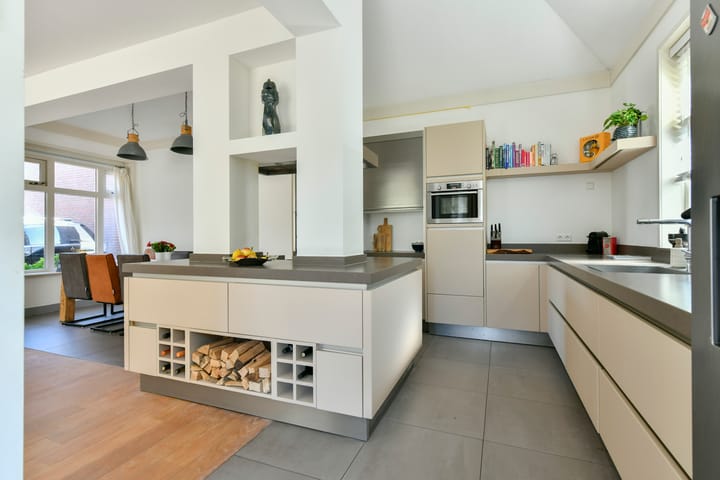 Photo 4 of Prins Hendrikstraat 10