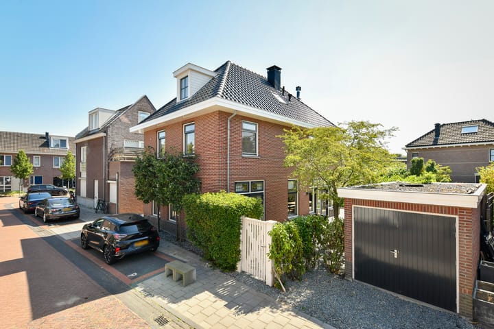 Photo 3 of Prins Hendrikstraat 10