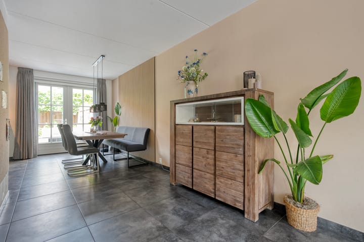 Tussenwoning te koop: Toekomstweg 12, Almelo
