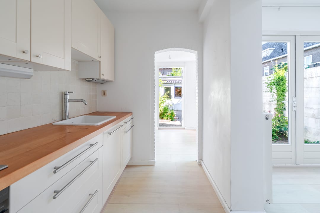 Photo 11 of Maanstraat 17