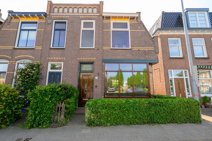 Twee-onder-één-kap te koop: Leidsestraat 17, Hillegom