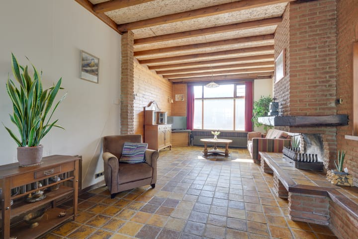 Twee-onder-één-kap te koop: Leidsestraat 17, Hillegom