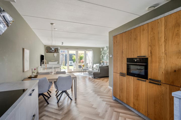 Tussenwoning te koop: Gerrit van der Heidehage 19, Emmeloord