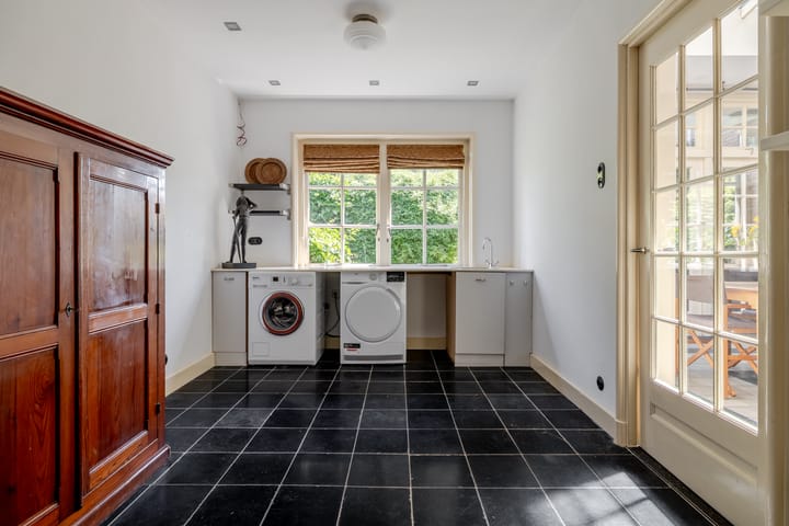 Tussenwoning te koop: de Roy van Zuidewijnlaan 43, Breda