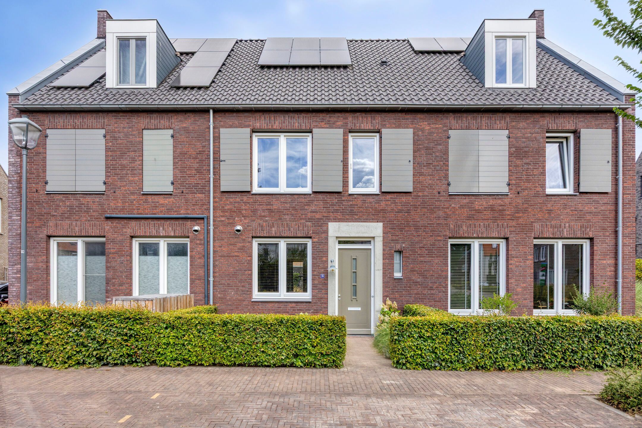 Broekbeemd 19