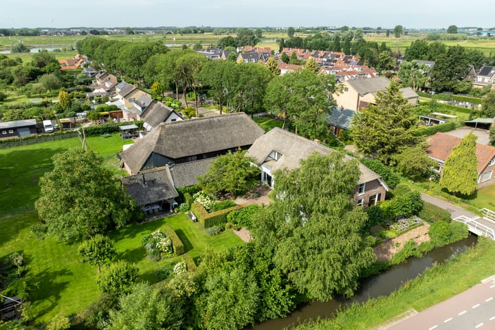 Vrijstaande woning te koop: Strijpweg 1, Tull En 'T Waal