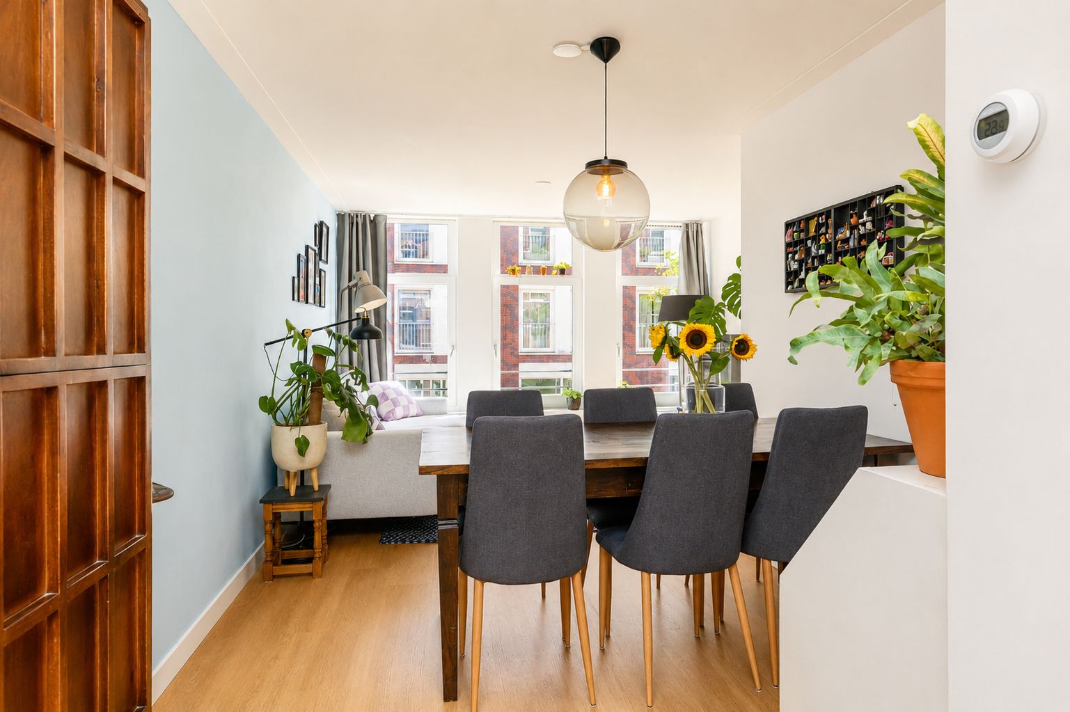 Photo 9 of Van Hogendorpstraat 64-B