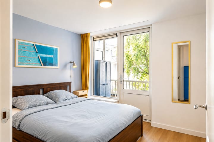 Photo 4 of Van Hogendorpstraat 64-B